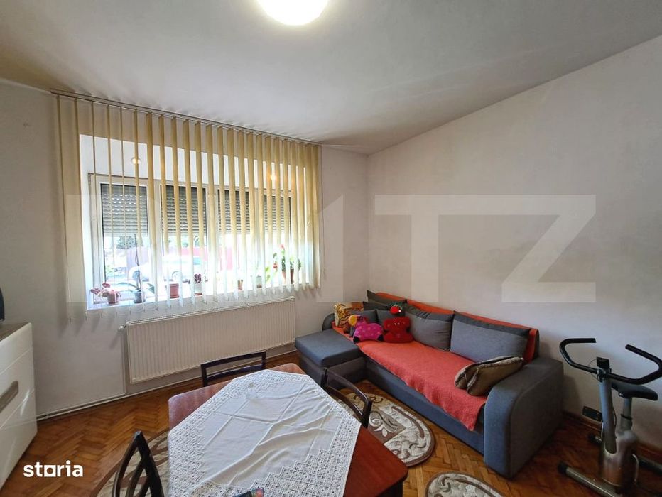 Casa spatioasa cu livada, teren de 1.690 mp si panouri fotovoltaic,  S
