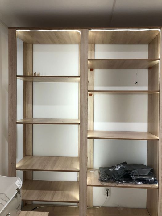 Стол , мебель  , стеллажи для магазина