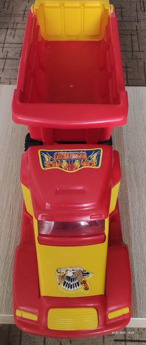 Детские игрушечные машинки