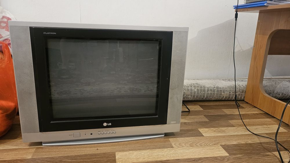 Телевизор LG рабочий