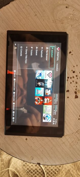 Vand nintendo switch moda cu cip