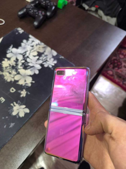 Samsung Galaxy Z Flip 256GB Mirror Purple оригинал привезён из Украины