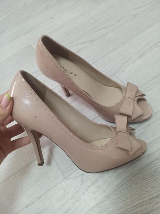 Продам туфли на шпильке