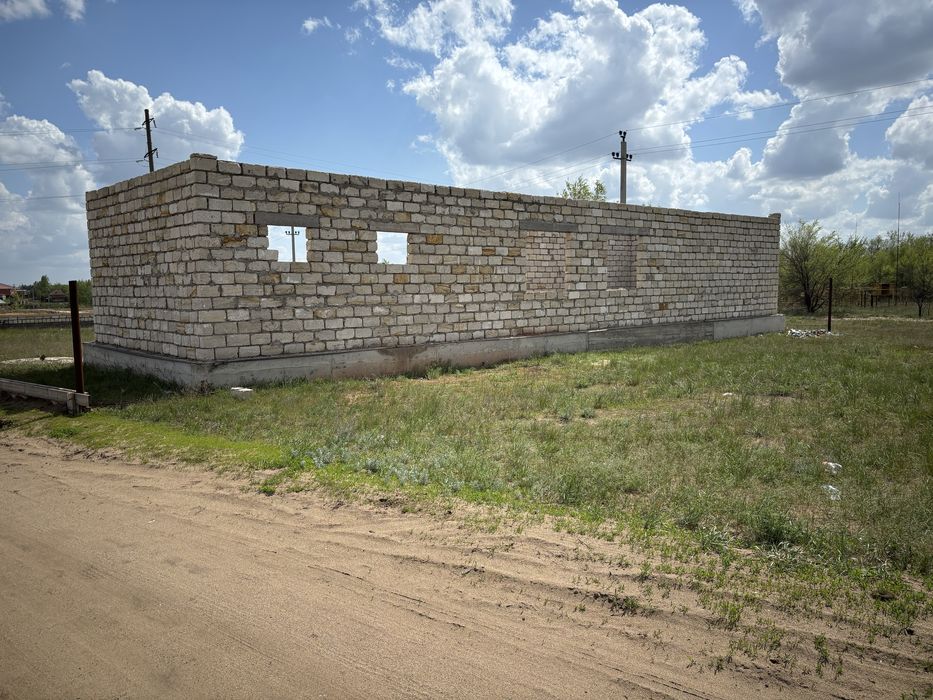 Салынып жатқан үй сатылады
