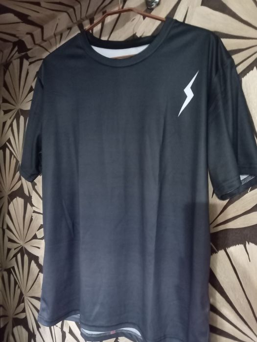 Продам футболки  р.56