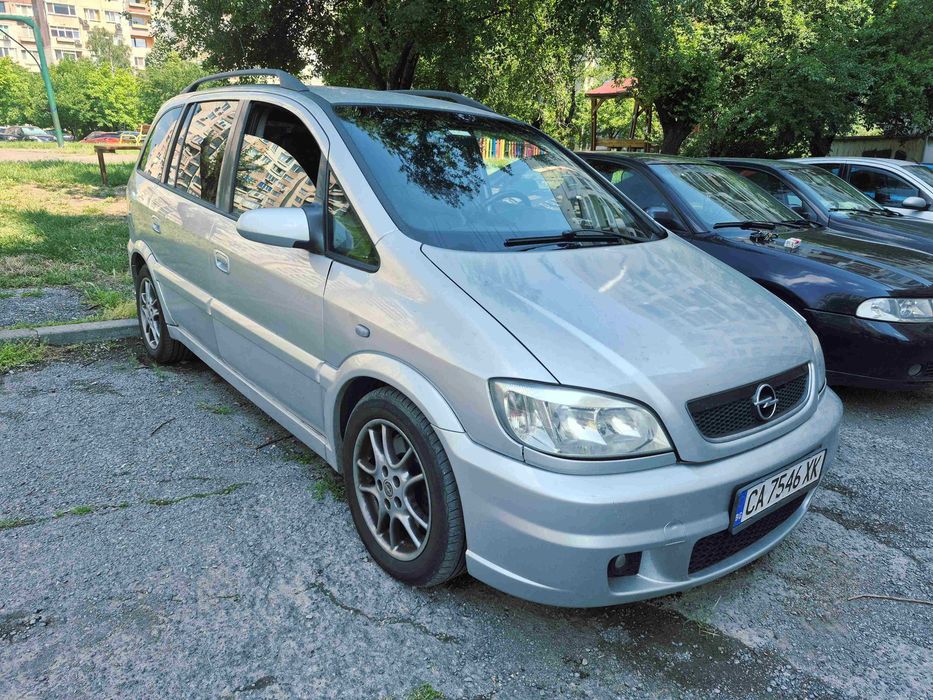 Продавам Опел Зафира А, ОРС 2. 0 турбо 200 к. с. 2004 год.