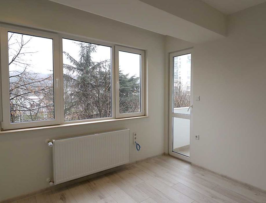 Продава се Тристаен апартамент в Русе, Здравец - 76 кв.м за 1561 €/кв.м - Снимка #3
