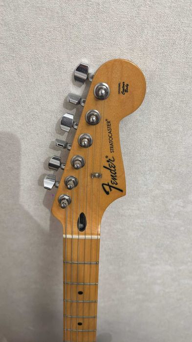 Электро-гитара Fender Stratocaster из США