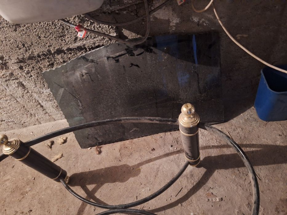 Стеклянный столик