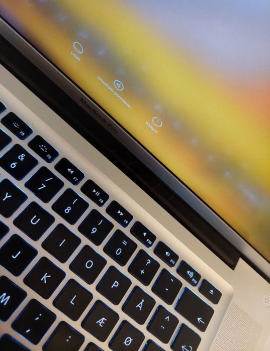 MacBook Pro  functional