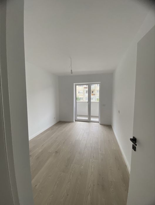 NOU ! 3 Camere, 2 Băi COMPLET FINISAT în Nufarul !!