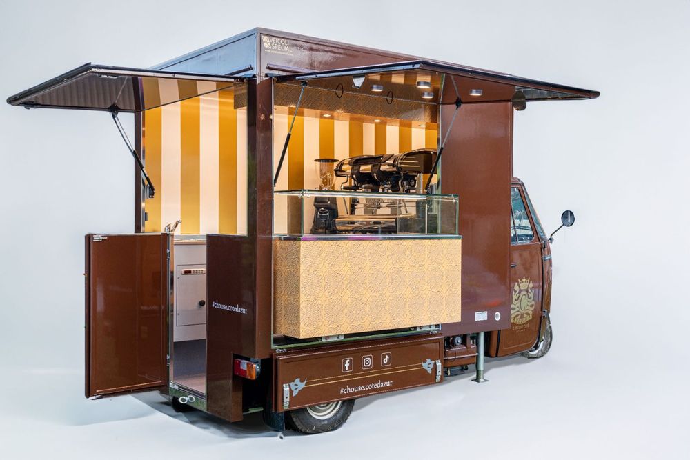 Triporteur Ape Piaggio café