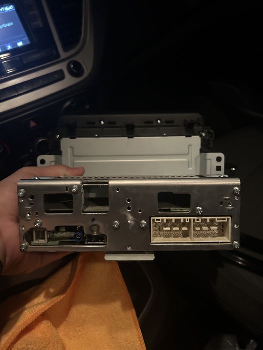 Магнитола на Hyundai Accent