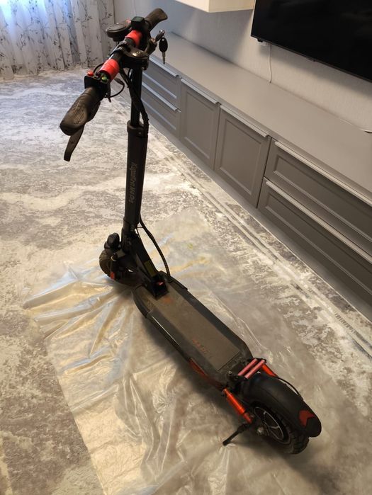 Электросамокат б/у в хорошем состоянии