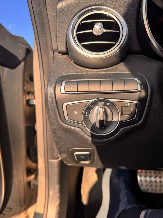 Mercedes-Benz C200 2018 4 matic 9gtronic