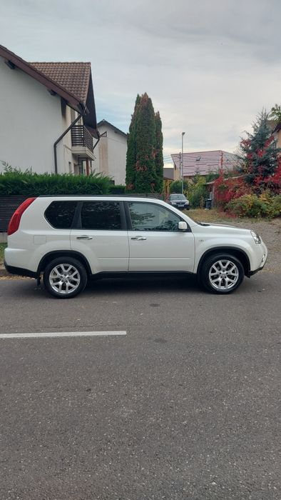 NISSAN xtrail 2012 ,4×4,2.0diesel