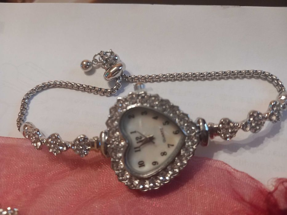 2 cesauri Noi  placate Aur Roz si alb