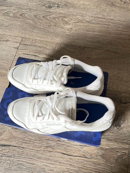 Продам кроссовки