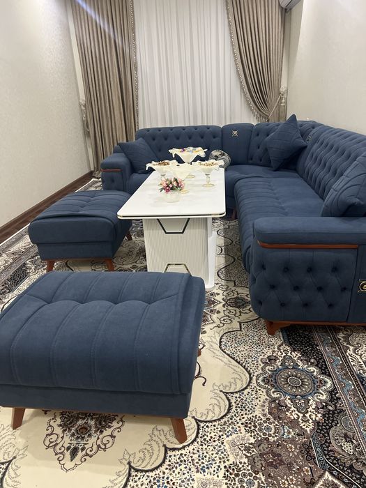 Срочно продаю!!! Комплект мягкого мебели вместе с журналным столиком