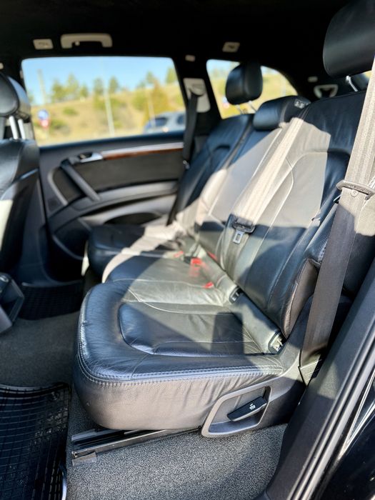 ••Audi q7 / 3.0 Quattro 240 cp / 7 locuri - 2009 ••