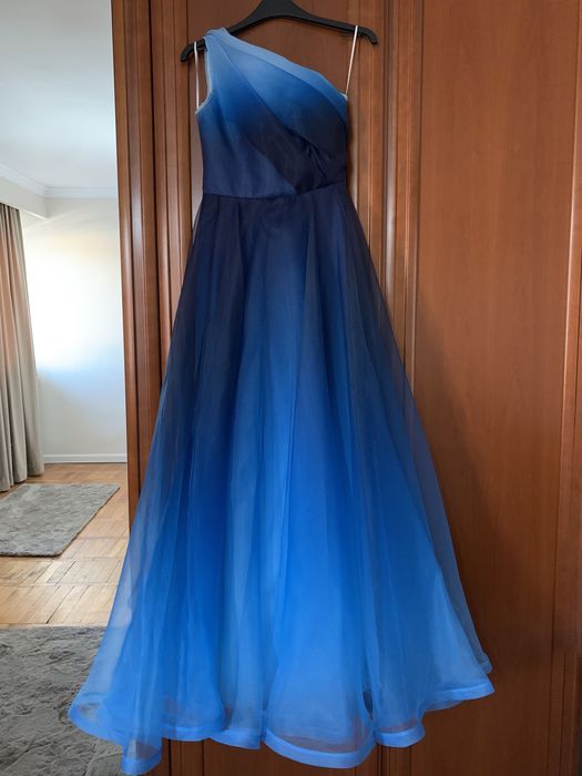 Vând rochie elegantă Ana Radu
