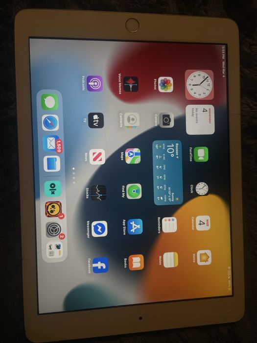 Apple iPad 5th generation (128 gb)