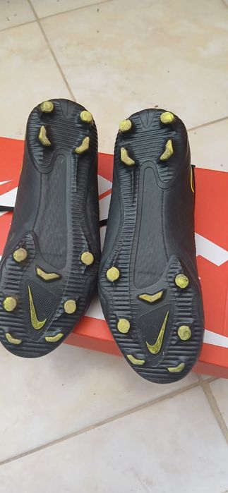 Детски футболни обувки