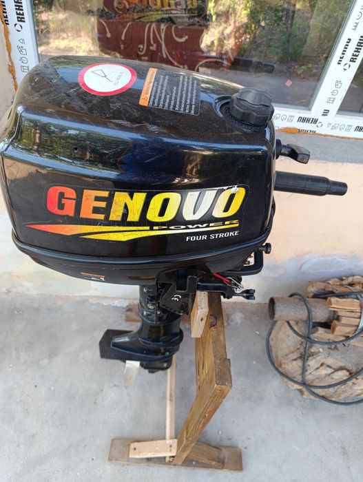 Продавам надуваема лодка Z-ray series 400, заедно с двигател  Genovo power four storke 5 кс. с.