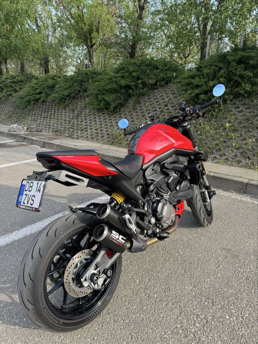 Ducati Monster 937 +