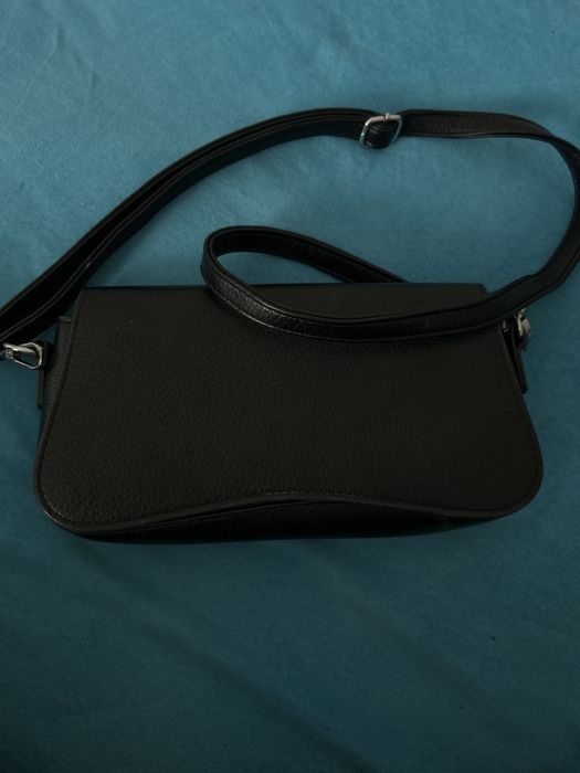 продам черную сумочку