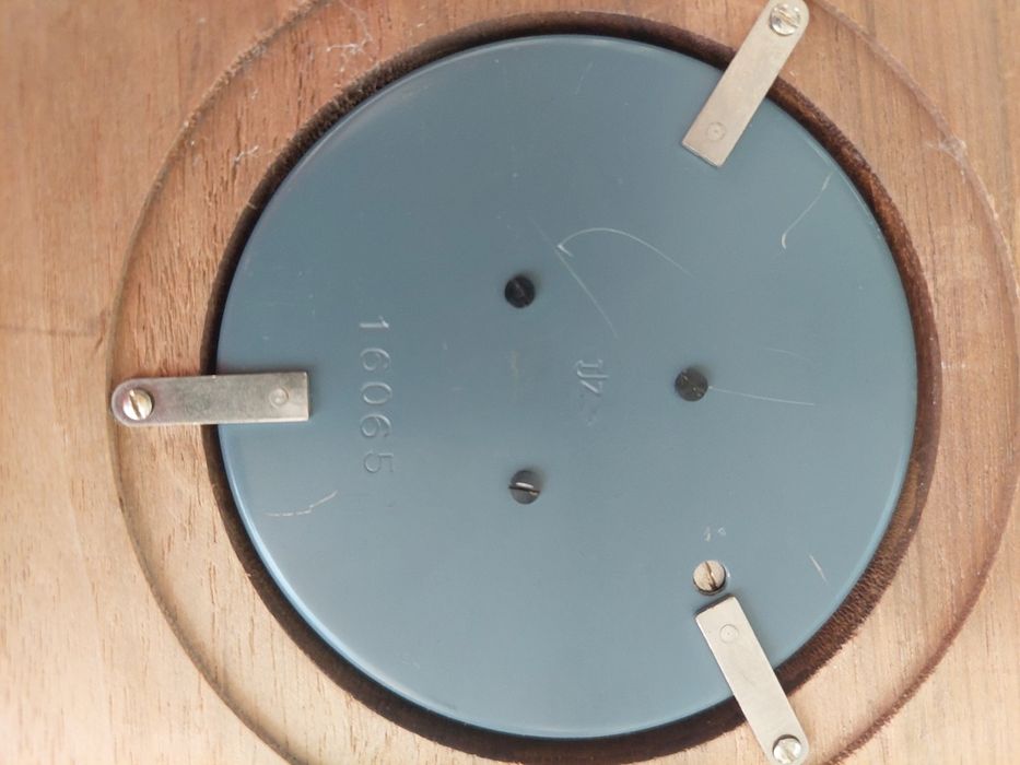 Барометър+Термометър West Germany от 90 те години размери-18см/ 14см