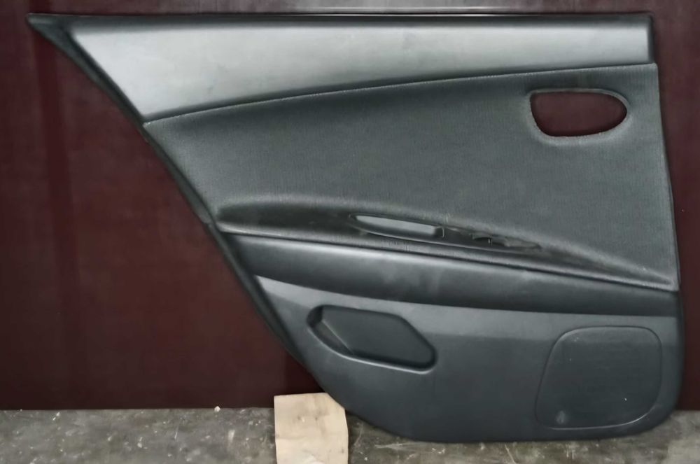 TitanAuto Nissan Note E11, Primera P12 дверные карты