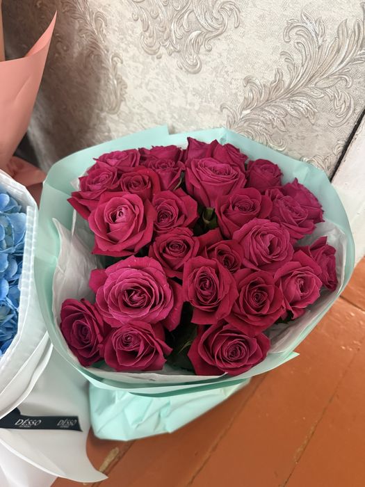 Продам розы 25 штук