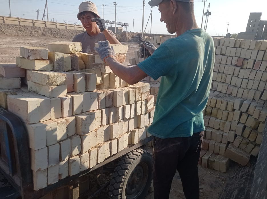 Тахиаташ Кирпич 900 som