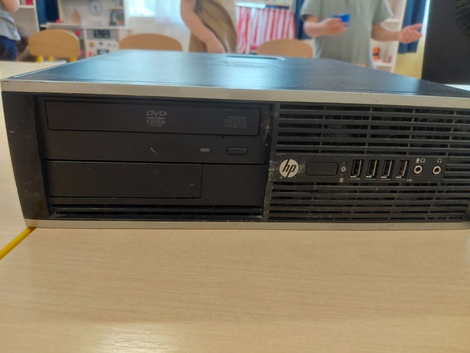 Monitor si unitate calculator