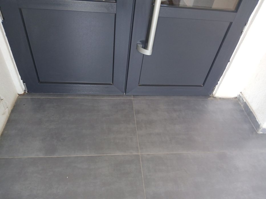 Curatenie Scari de Bloc Militari