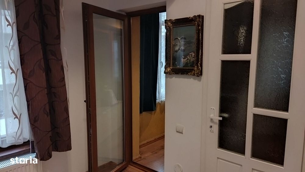 Vând garsoniera 30mp cu logie inchisa 3,2mp