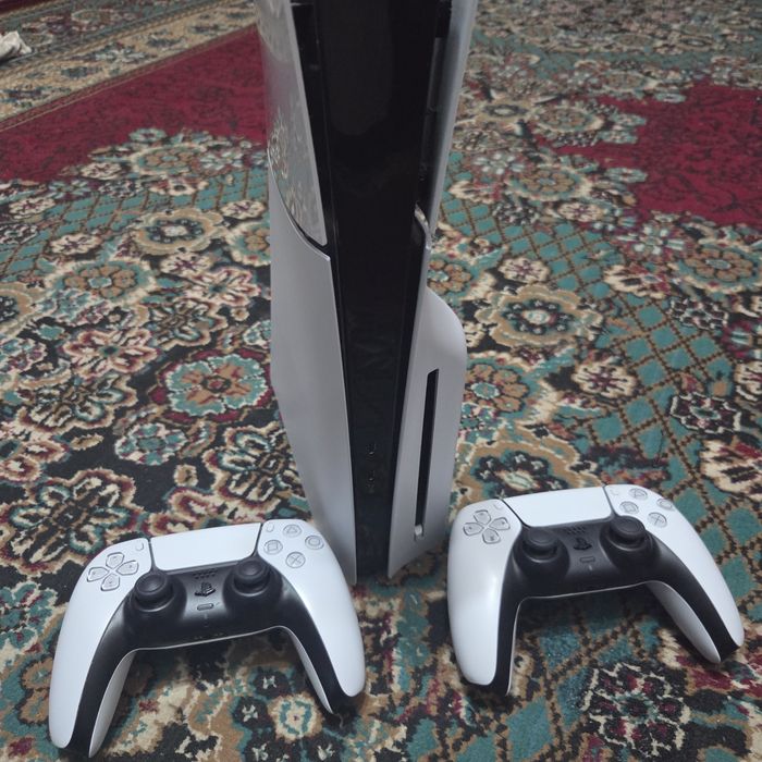 Продам playstation 5 slim 1tb