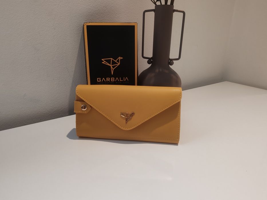 Дамско портмоне с отделение за телефон