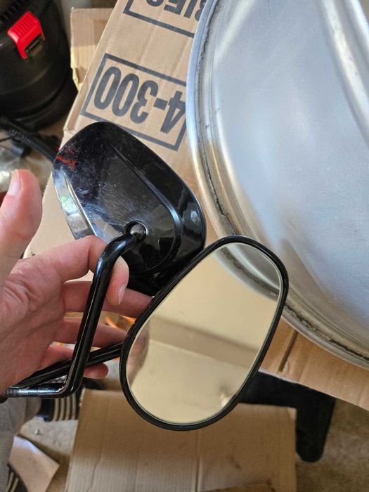 Piese motociclete (carburatoare,suspensii,oglinzi,roti etc)