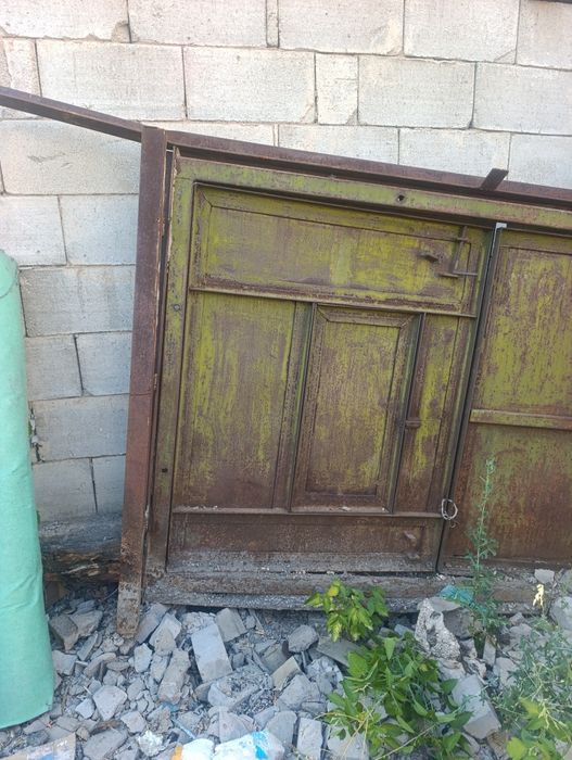 Продам ворота на гараж