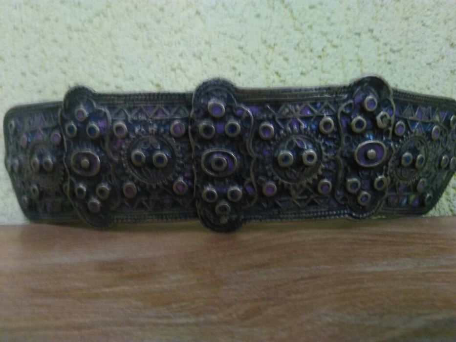 Продавам антикварни бронзови пафти с емайл