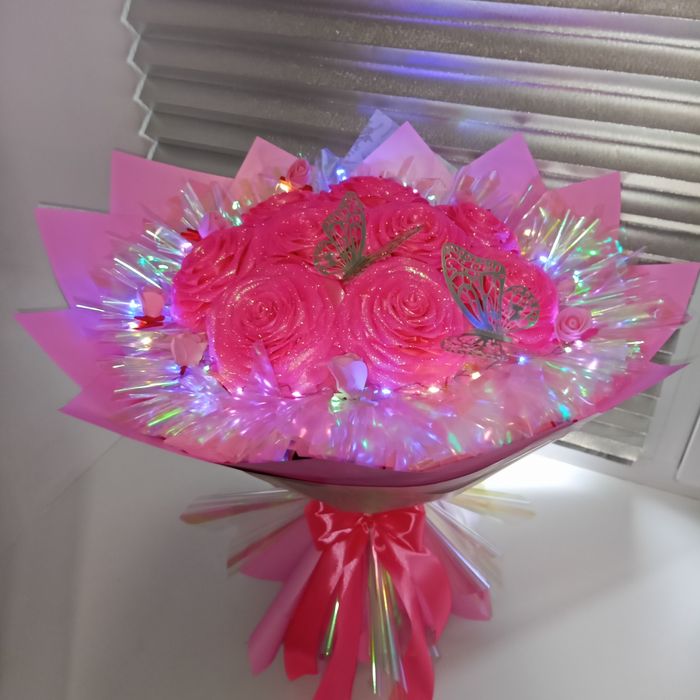 Светящийся букет роз