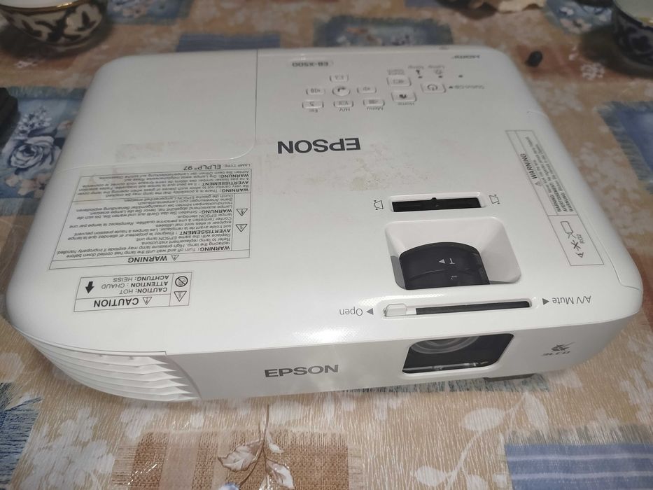 Продается проектор EPSON EB-X500