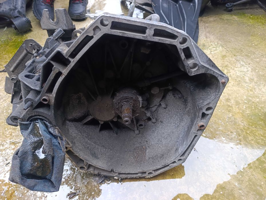 Скоростна кутия за Nissan Juke / Нисан Джук Кашкай 320101KG1B