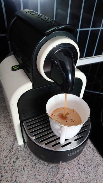 Kафе машини Delonghi с капсули nespreso!!!