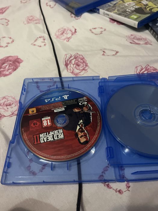 Vand doua jocuri la un pret foarte bun