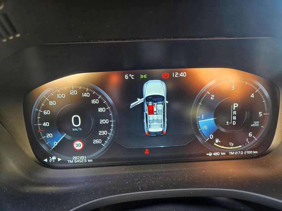 Volvo XC60 Momentum întreținut