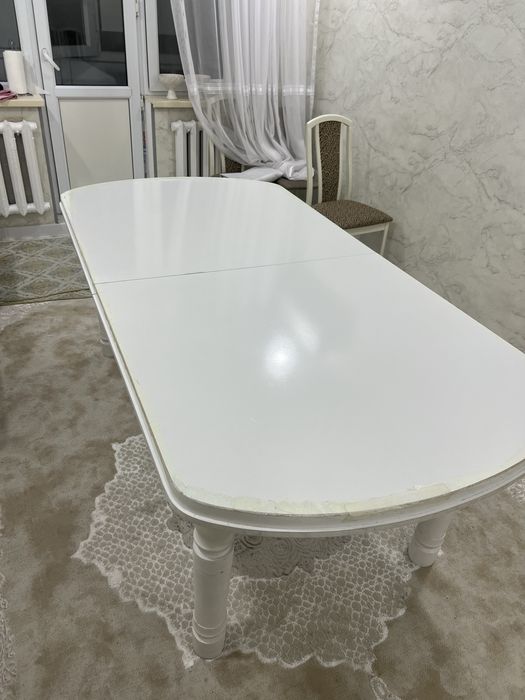 Продаётся стол в отличном состоянии.