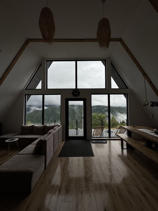 Inchiriere cabana cu jacuzzi, Dom Cabin A-frame